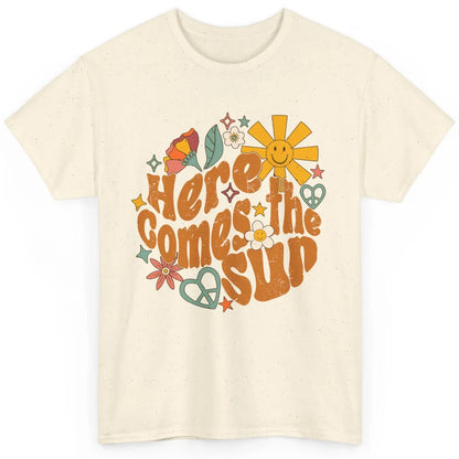 Retro Daisy Rainbow Sunrise Here Comes The Sun Hippie Girl Classic Unisex T-Shirt